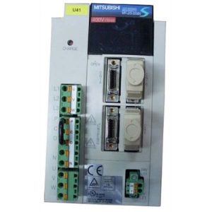 Servo Drive AC MELSERVO J2S Mitsubishi Electric 2kW 380-480Vac com Freio Dinâmico e SSCNET III/H MR-J2S-200B4 - MR-J2S-200B4